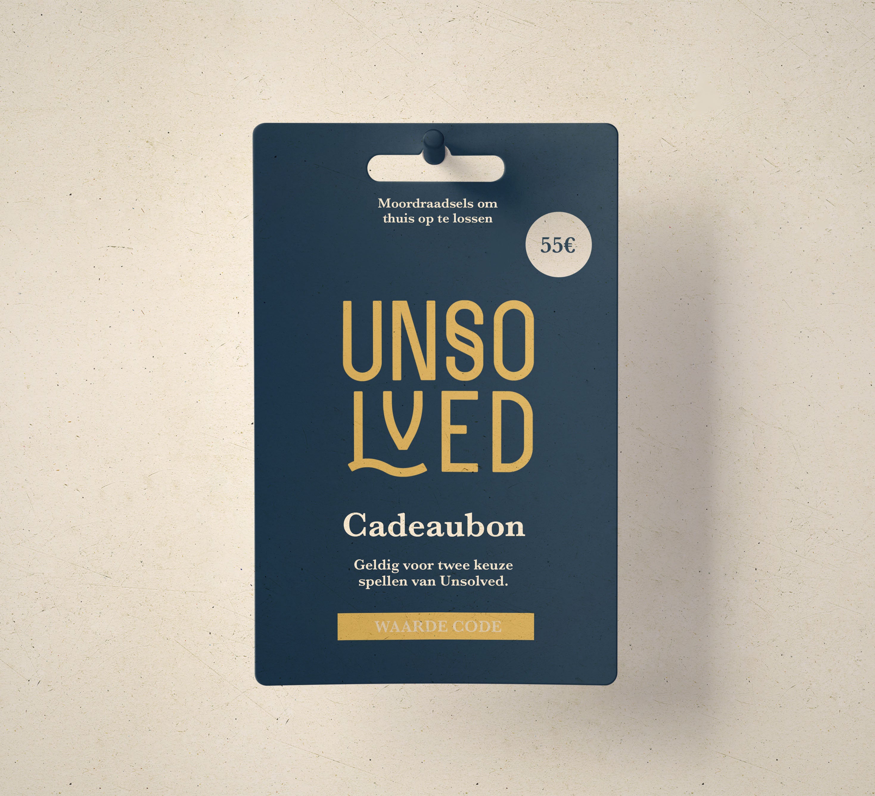 Cadeaubon van Unsolved van 55 euro met een donkergroene achtergrond en geel logo.